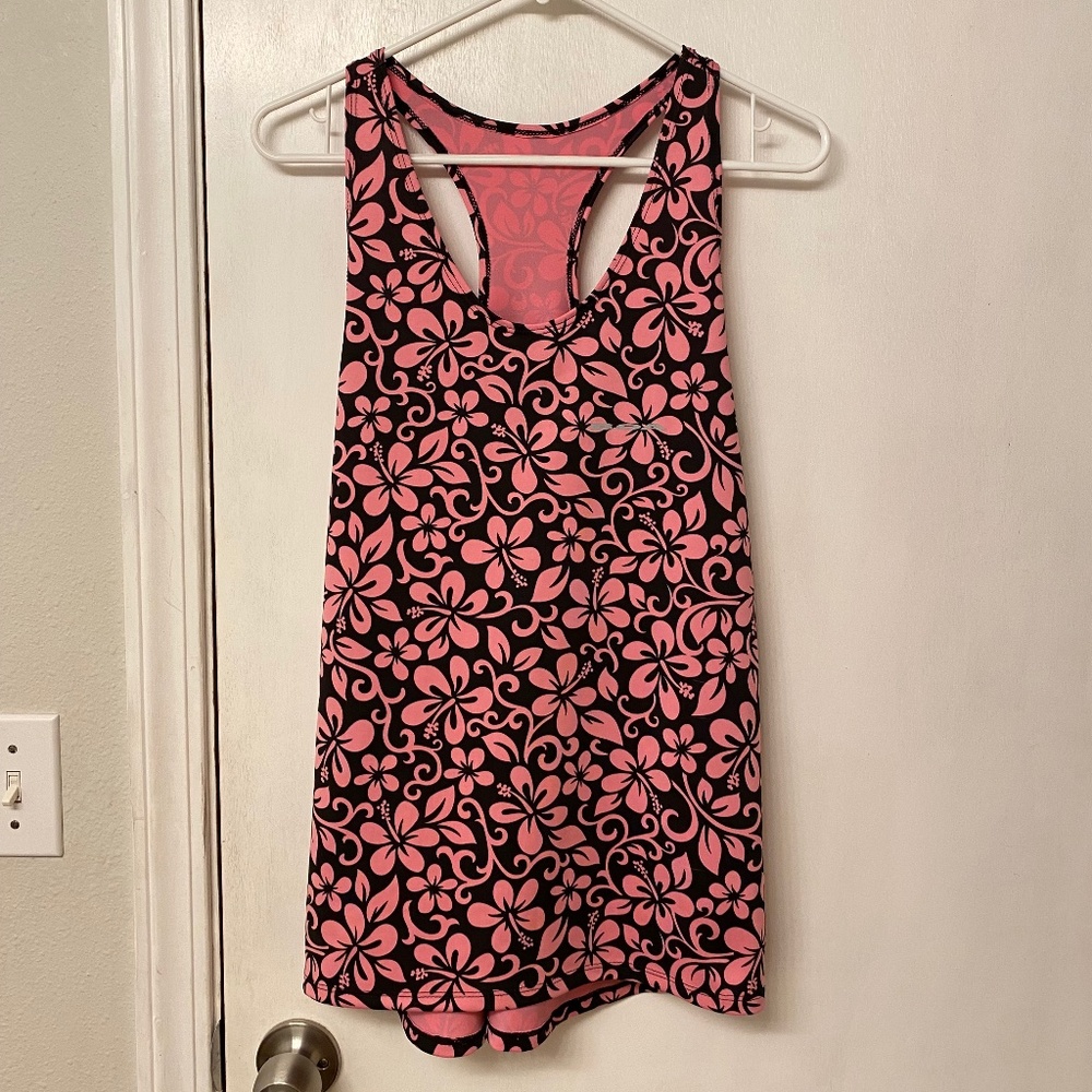 BOA women’s Running top. NWT